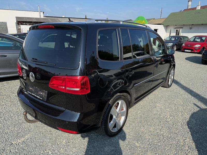 Volkswagen Touran 1.4 TSI HIGHLINE - fotka 6 z 13