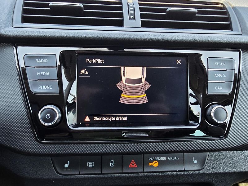 Škoda Fabia 1.0TSI 70KW TOUR SmartLink ČR  - fotka 27 z 32