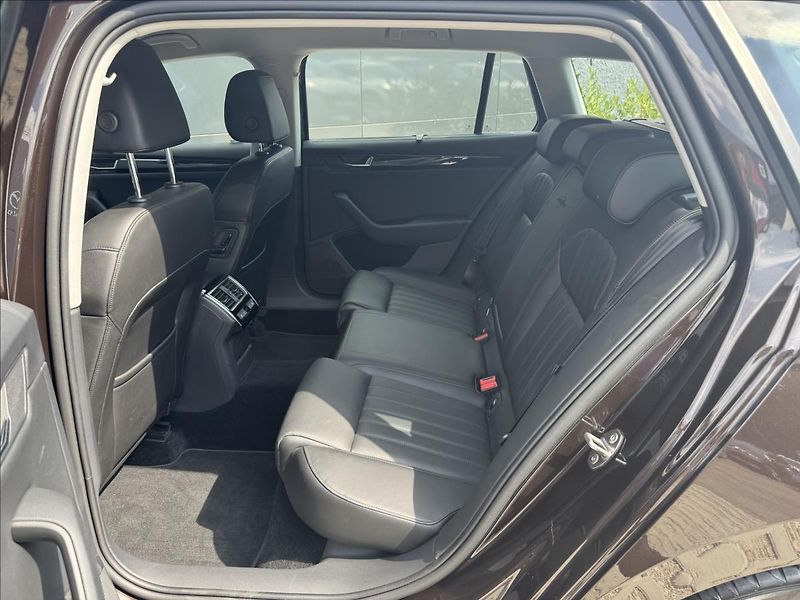 Škoda Superb 2,0 TDI 110kW L&K ČR 1.MAJITEL - fotka 13 z 33