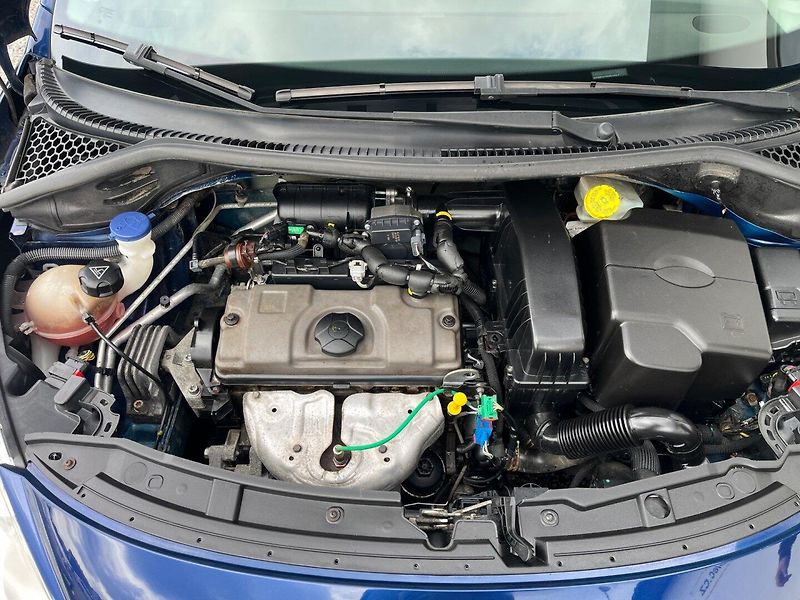 Peugeot 207 (2008) 1.4 i 54 Kw Velmi pěkná - fotka 14 z 14