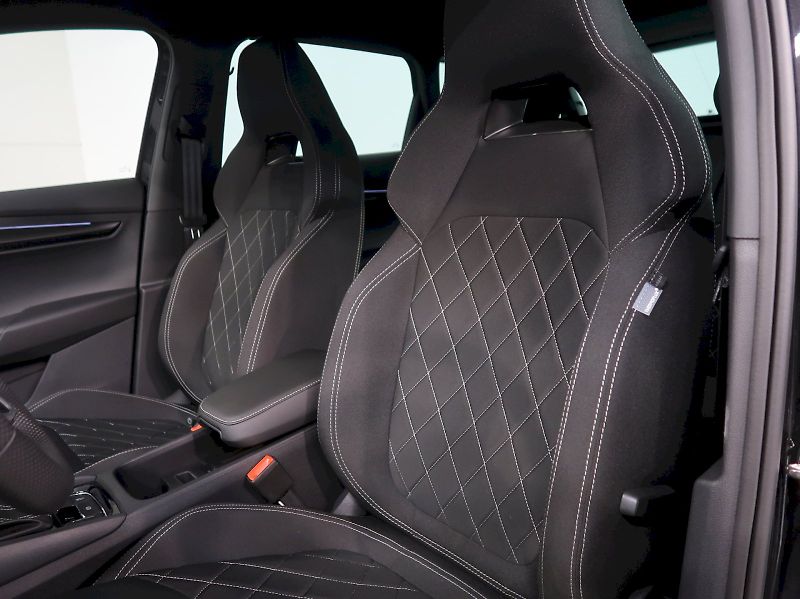 Škoda Karoq (2026) SPORTLINE 2.0TDI 110KW 4x4 DSG - fotka 14 z 43