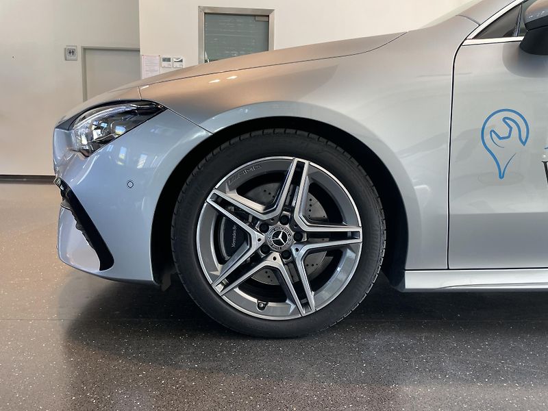 Mercedes-Benz CLA 200 Shooting Brake AMG  - fotka 10 z 36