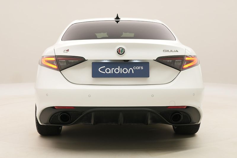 Alfa Romeo Giulia 2.0T VELOCE Q4 AUT  - fotka 11 z 56