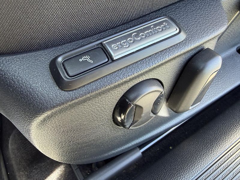 Volkswagen Passat 2.0 TDI VIRUTAL MASÁŽ SERVISKA - fotka 14 z 46