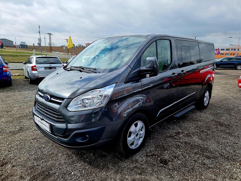 Ford Tourneo Custom (2017) 2,0 TDCi 96kW L2 Titanium,8.mí - fotka 3 z 23