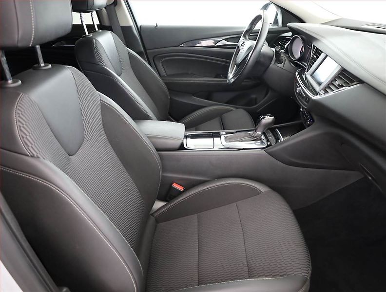Opel Insignia (2018) 2.0 BiTurbo CDTI, 4X4 - fotka 7 z 20