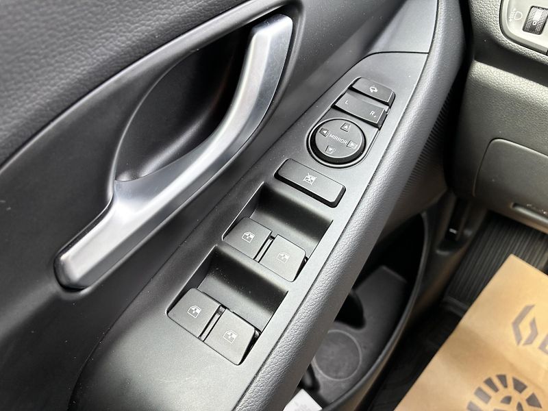 Hyundai i30 WG 1.5DPi 71kW SMART CLIMATE - fotka 25 z 31