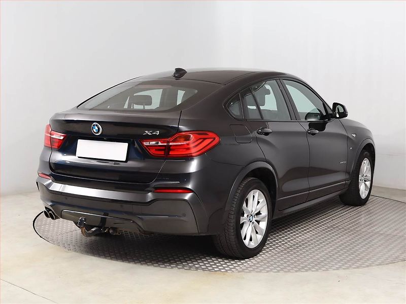 BMW X4 (2018) xDrive30d - fotka 5 z 19