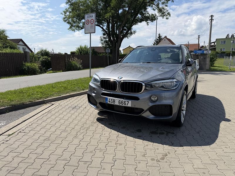 BMW X5 (2016) BMW X5, xDrive 30d, M-Paket  - fotka 2 z 17
