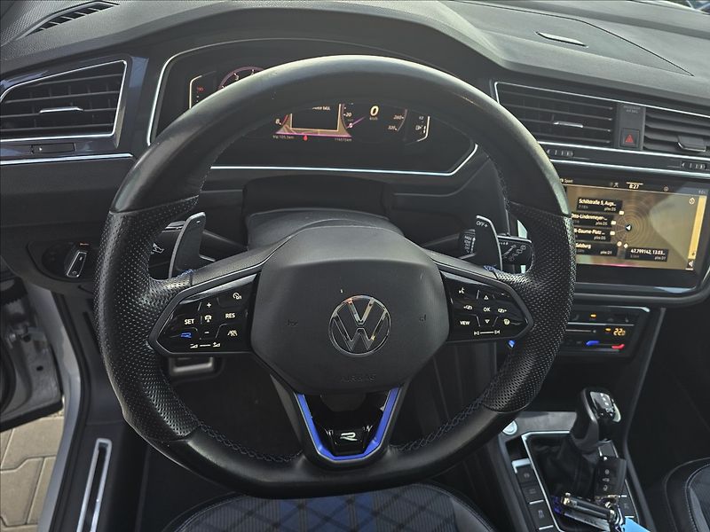 Volkswagen Tiguan 2,0 TSi 235KW D7 R DPH NAVI - fotka 12 z 44