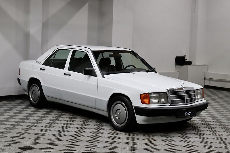 Mercedes-Benz 190 D 2.5 OM602 W201 - fotka 2 z 32