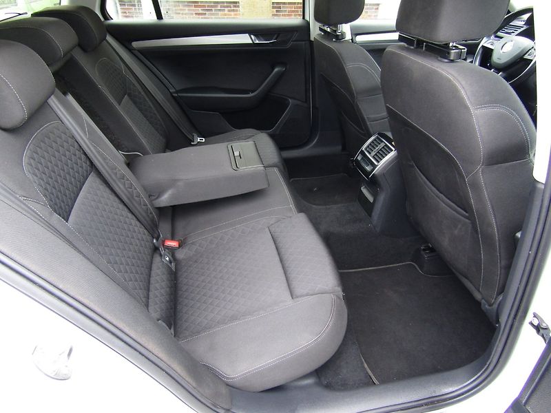 Škoda Superb (2016) 1.6 TDI 88kW - fotka 26 z 38