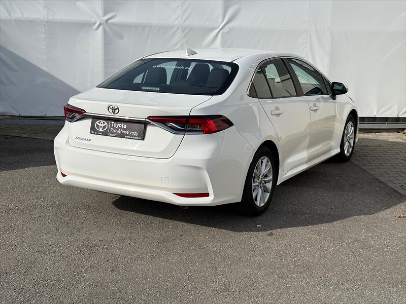 Toyota Corolla 1,5 Comfort, Automat - fotka 4 z 17