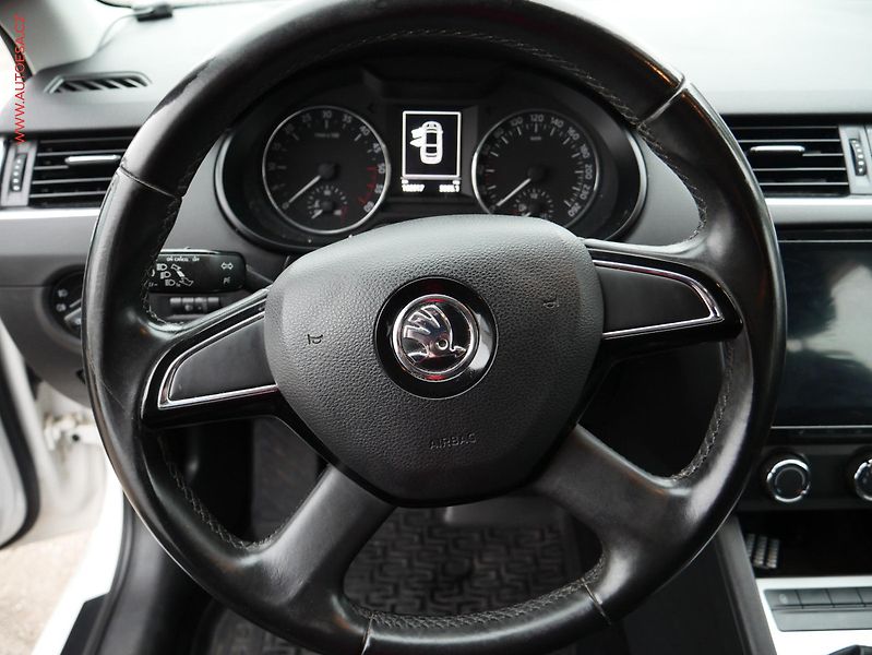 Škoda Octavia (2015) 2.0 TDi, ČR, Ambition - fotka 15 z 20