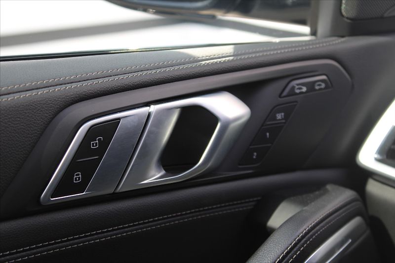 BMW X6 xDrive M50d 294kW LASER DPH ČR - fotka 24 z 30