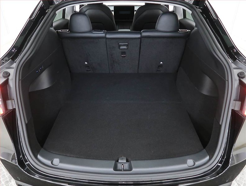 Tesla Model Y (2022) Long Range AWD 79kWh, SoH 92% - fotka 13 z 33