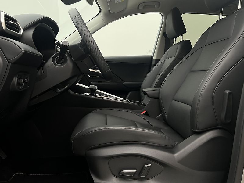 MG ZS HYBRID+ EXCLUSIVE 1.5 AUT - fotka 3 z 39