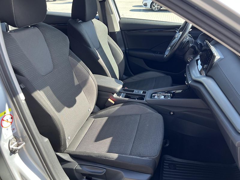 Škoda Octavia (2021) 2,0TDi 110kW AMBITION DSG 4x4 - fotka 36 z 41