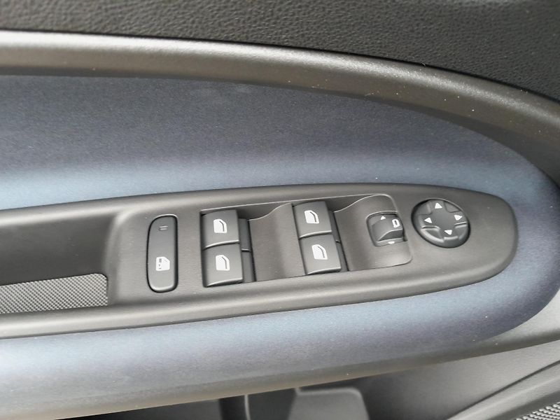 Alfa Romeo Junior (2026)  1,2 T 145 PS automat - fotka 16 z 27
