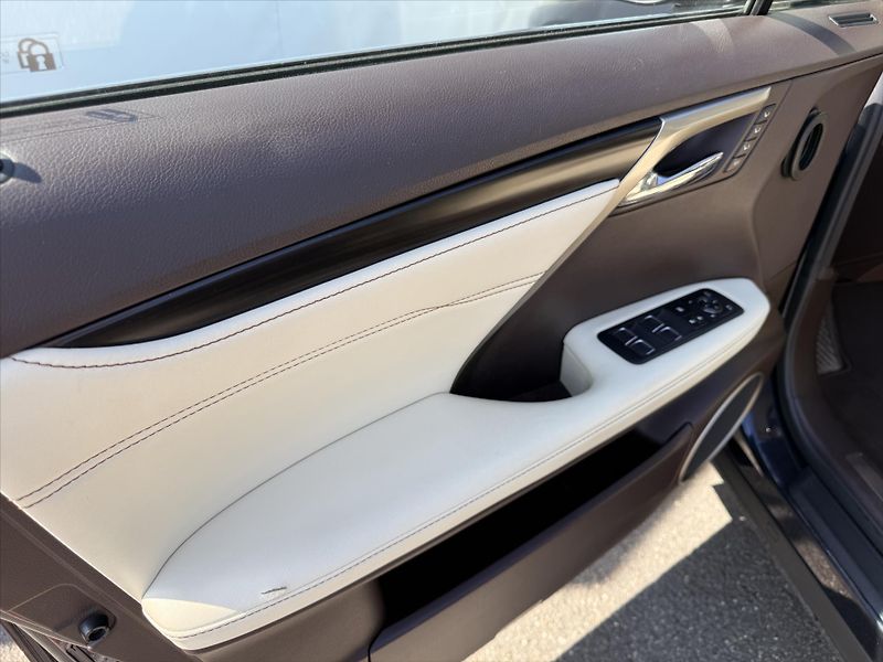 Lexus RX 3,5 Luxury - fotka 25 z 25