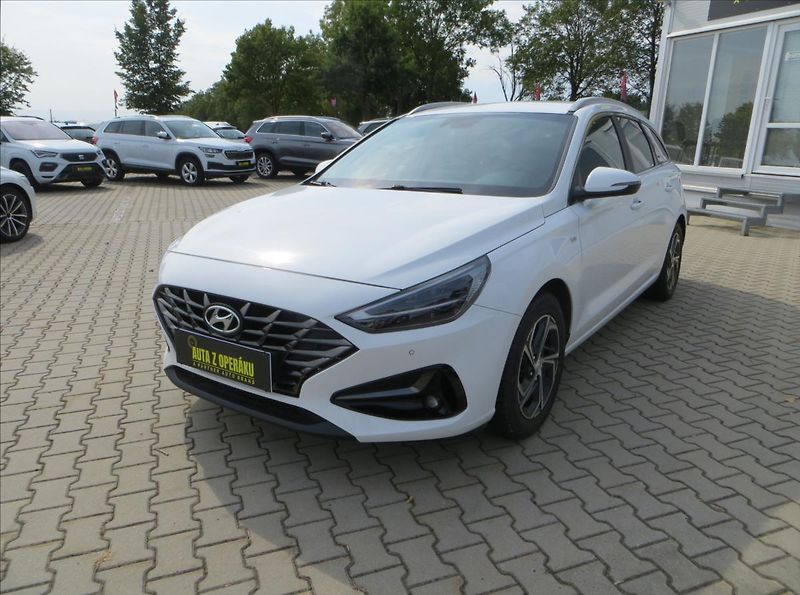 Hyundai i30 1,5 T-GDI mHEV Family Smart - fotka 3 z 28