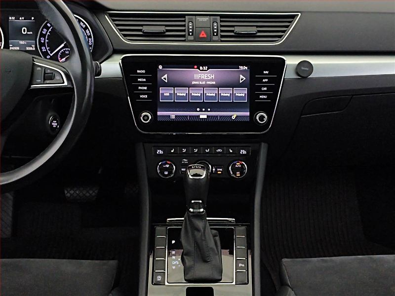 Škoda Superb (2018) Style 1.5 TSI, Automat - fotka 12 z 19