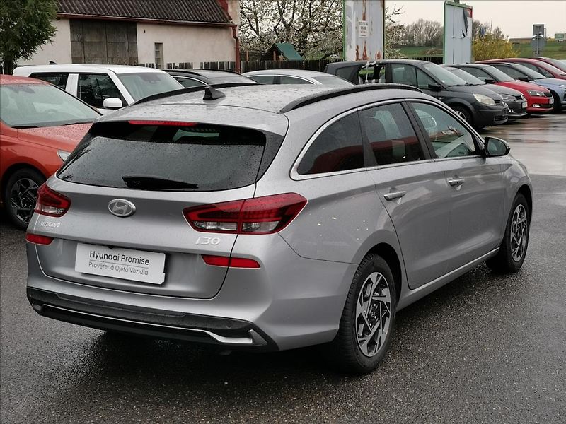 Hyundai i30 1,5 TGDI WG STYLE SAFETY - fotka 4 z 17