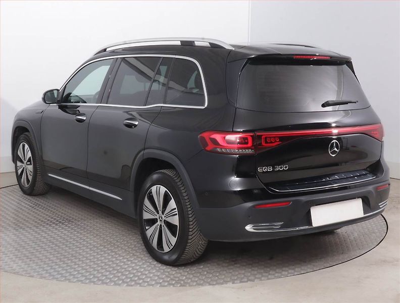 Mercedes-Benz EQB (2022) 300 4MATIC, SoH 95% - fotka 4 z 19