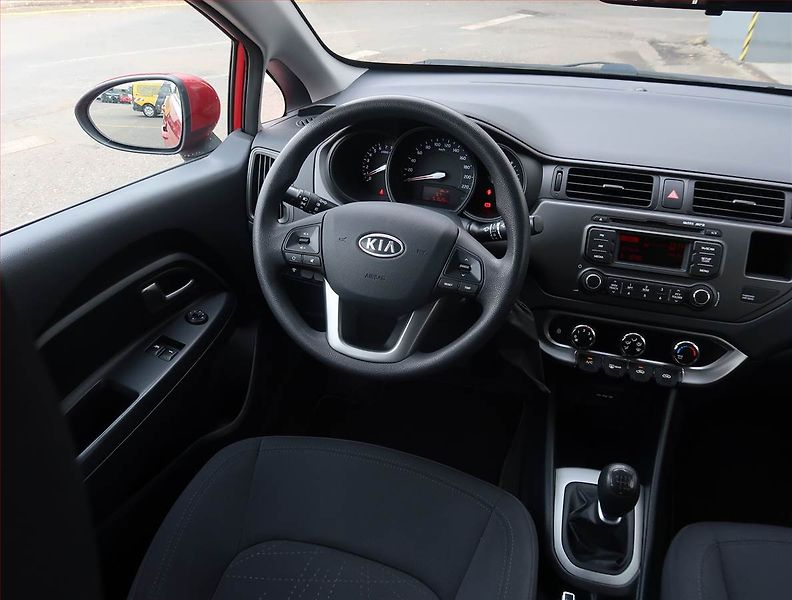 Kia Rio (2013) 1.4 CVVT, Park. senzory - fotka 7 z 15