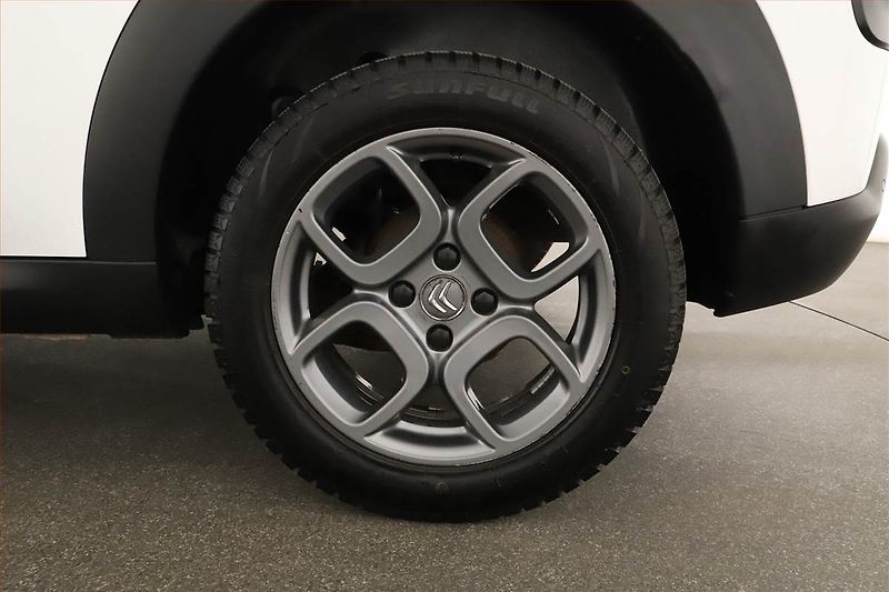 Citroën C4 Cactus (2018) 1.2 PureTech, ČR,1.maj - fotka 12 z 15