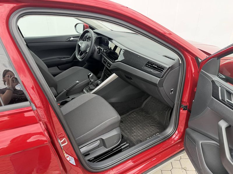 Volkswagen Taigo (2025) People 5G 1,0TSI - fotka 24 z 24