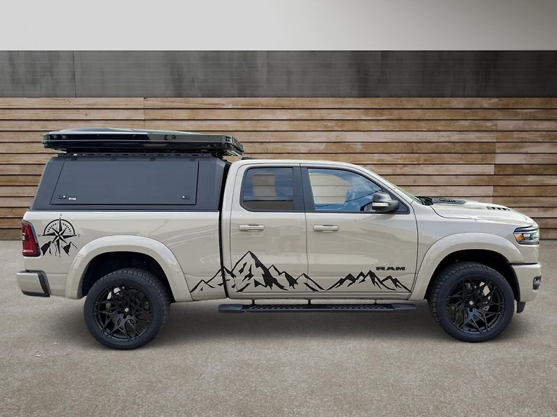 Dodge RAM (2022) +TRAVELLER+LOOK26+HEMI+ - fotka 2 z 24