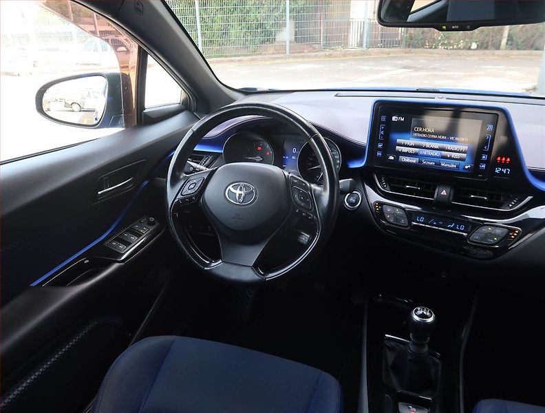 Toyota C-HR (2017) 1.2 Turbo, Serv.kniha - fotka 7 z 24