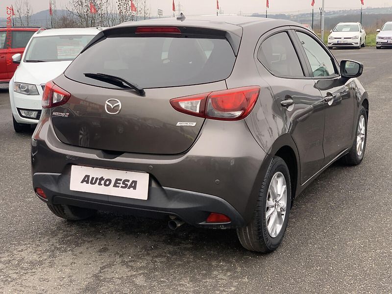Mazda 2 (2016) 1.5 D, AC, park.čidla - fotka 6 z 18