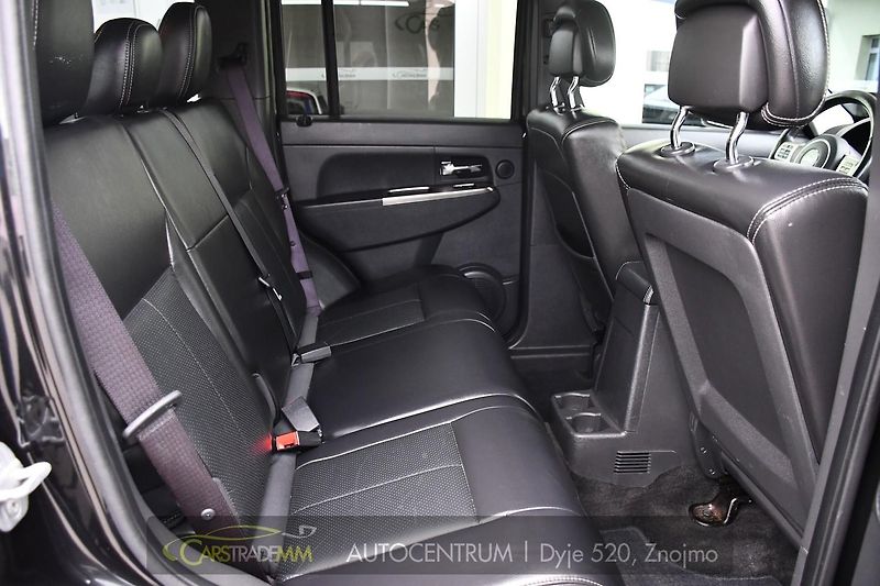 Jeep Cherokee 2.8CRD LIMITED TAŽNÉ - fotka 19 z 44