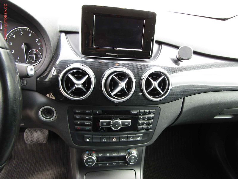 Mercedes-Benz Třídy B (2012) 1.6i B200, AT, bixen, navi, - fotka 14 z 24