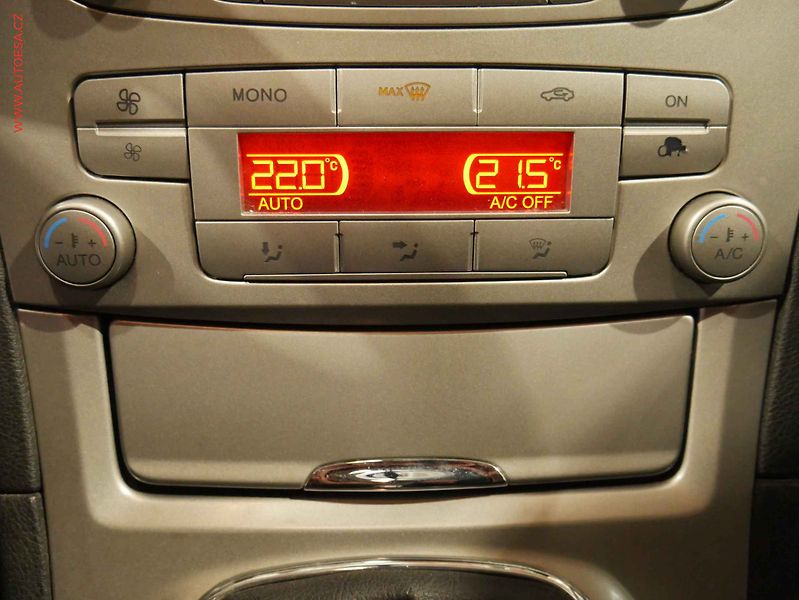 Ford S-MAX (2009) 2.2.TDCi, xenon, autoAC - fotka 15 z 20