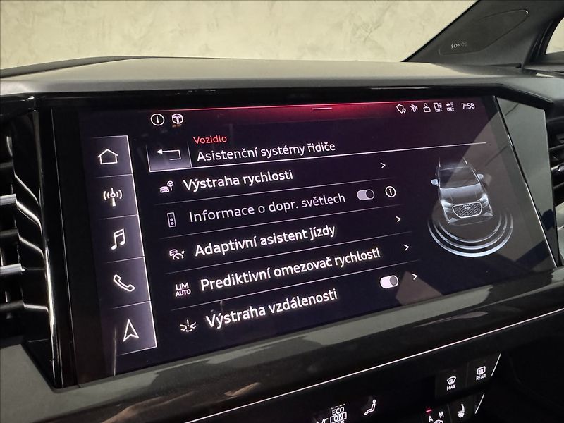 Audi Q4 e-tron 40 S-Line LED Matrix Assist - fotka 27 z 50