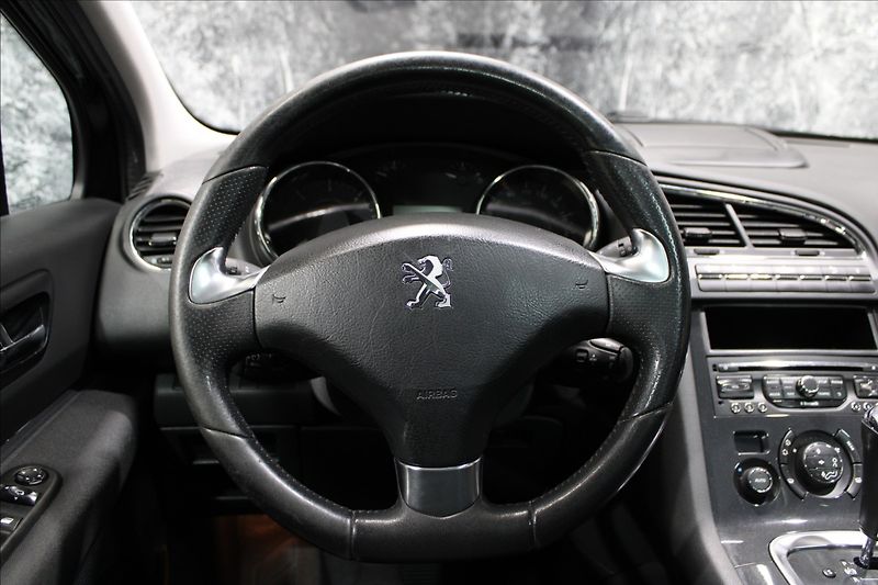 Peugeot 5008 2,0 HDI 120kW 7 míst - fotka 18 z 32