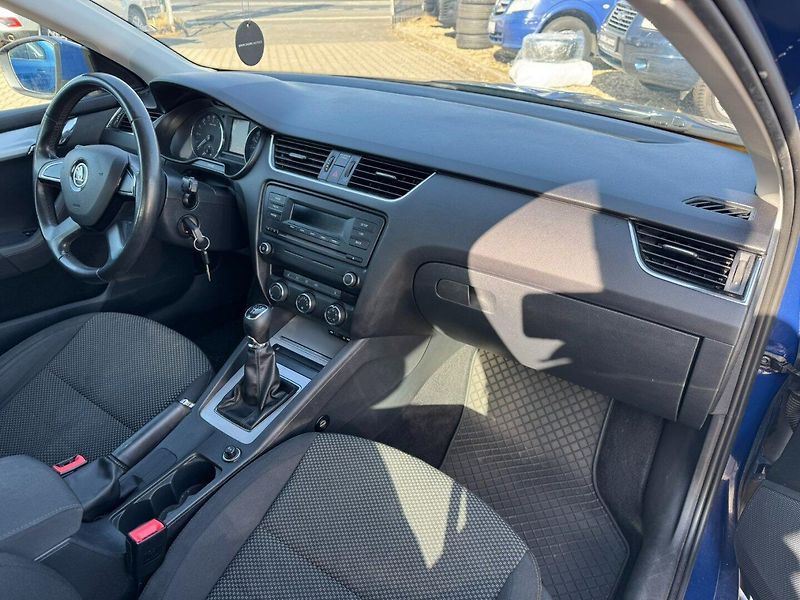 Škoda Octavia (2014) 1,6 TDI 77 KW TAŽNÉ KOLA - fotka 31 z 41