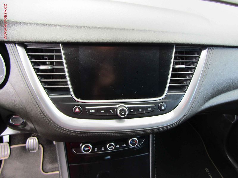 Opel Grandland X (2018) 1.2 T, 1.maj,ČR, Navi, TZ - fotka 15 z 23