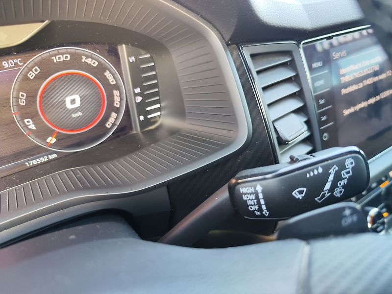 Škoda Kodiaq 2.0 TDI/140kW Sportline DSG 4x - fotka 34 z 39