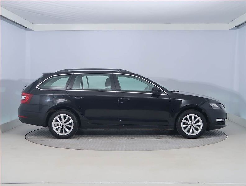 Škoda Octavia (2018) Ambition Plus 1.6 TDI, Automat - fotka 6 z 19