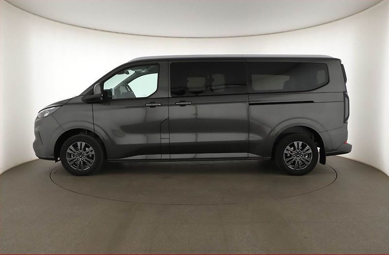 Ford Tourneo Custom (2026) 2.0 EcoBlue - fotka 3 z 24