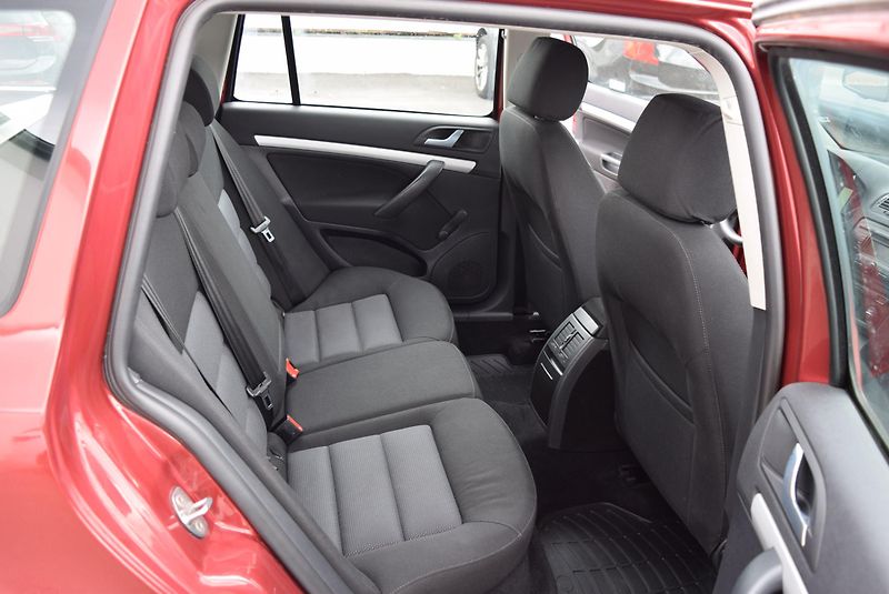 Škoda Octavia (2006) 1.9TDI 77kw ALU PARKTRONIC  - fotka 35 z 49