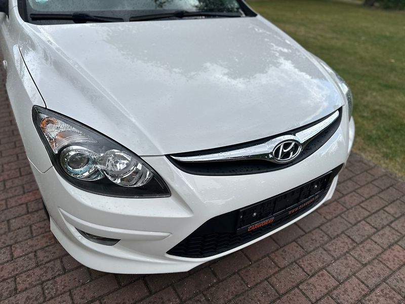 Hyundai i30 (2011) CW 1.6Crdi 66kw FIFA - fotka 8 z 24