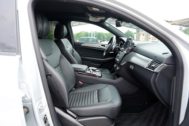 Mercedes-Benz GLE 43 AMG 4Matic/9AT/370PS/DPH - fotka 29 z 43