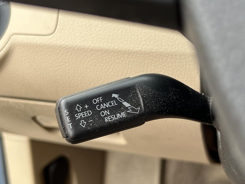 Volkswagen Passat 2.0 TDi 103 kW DSG BIXENON - fotka 17 z 19