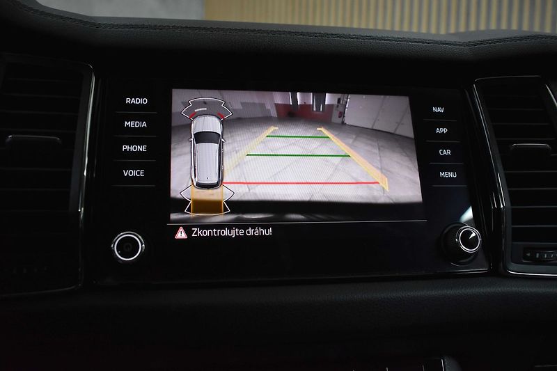 Škoda Kodiaq 2.0 TDI DSG*4X4*7.MÍST*ACC*DPH - fotka 32 z 46