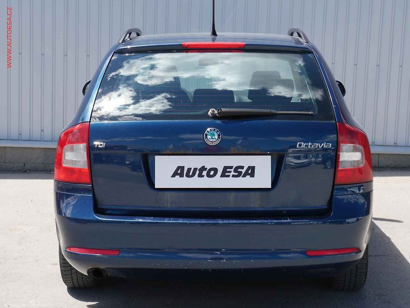 Škoda Octavia (2012) 1.6TDi, ČR, Ambition - fotka 5 z 16